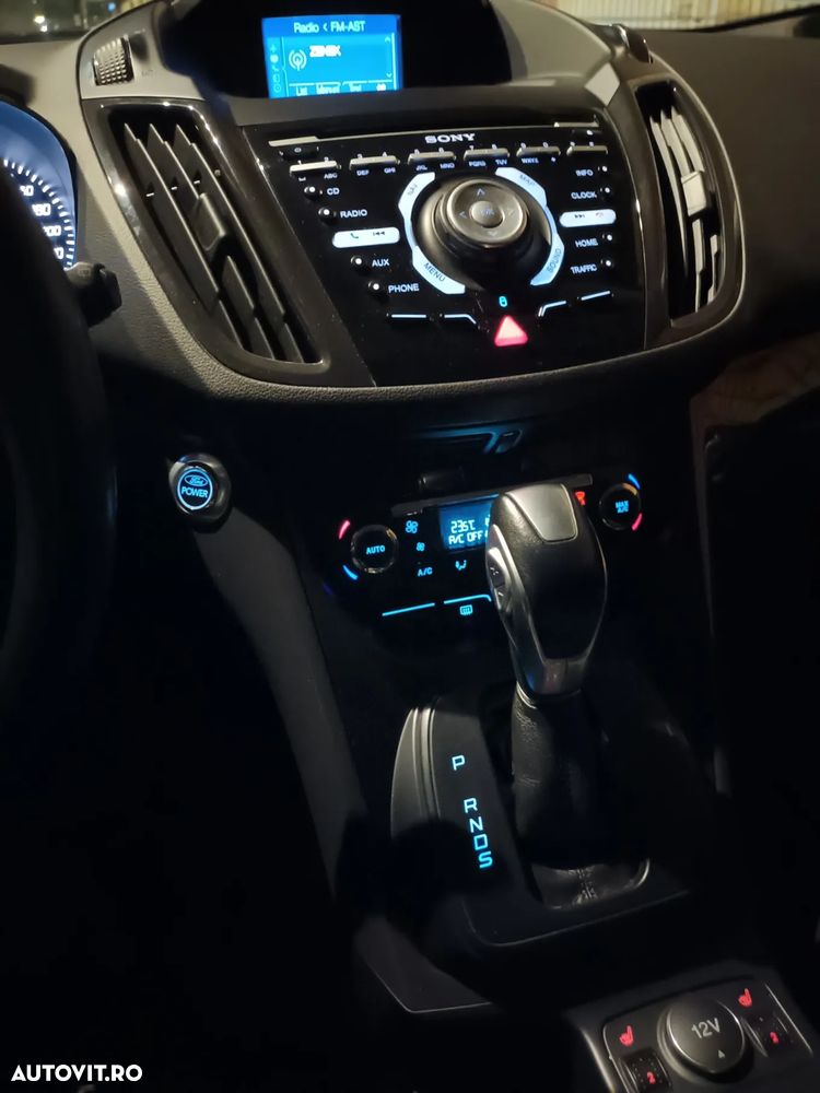 Ford Kuga 2.0 TDCi 4x4 Aut. Titanium - 12