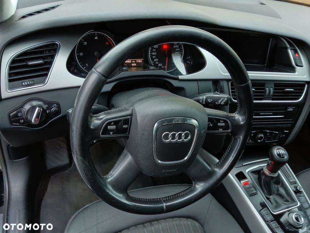 Audi A4 Limousine - 8