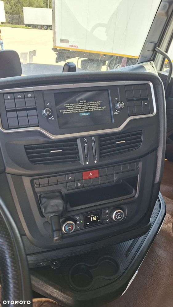 Iveco S-way 490 - 12