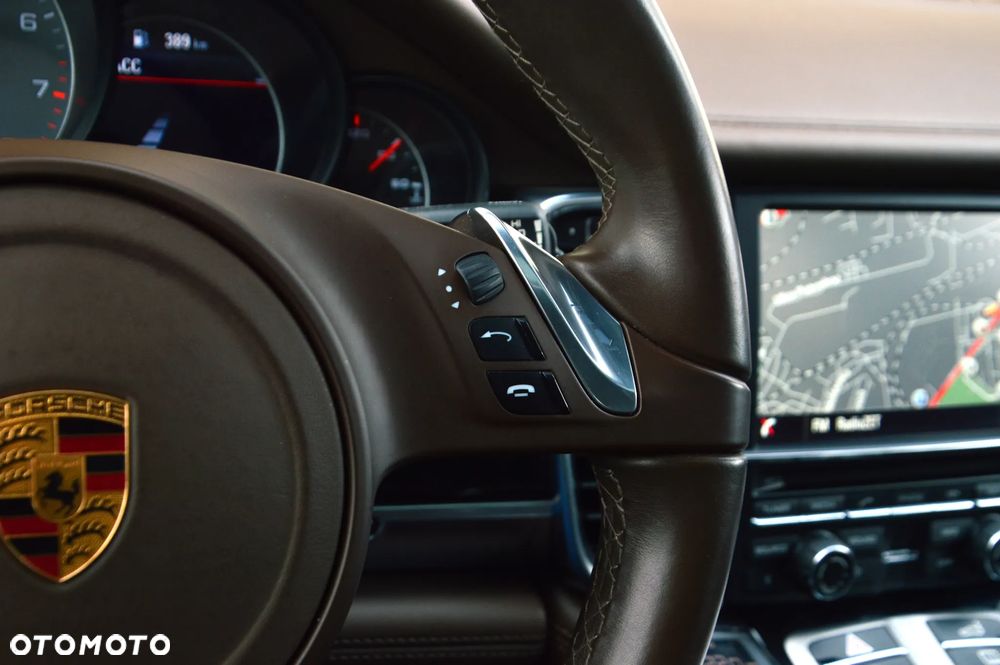 Porsche Panamera 4S - 34