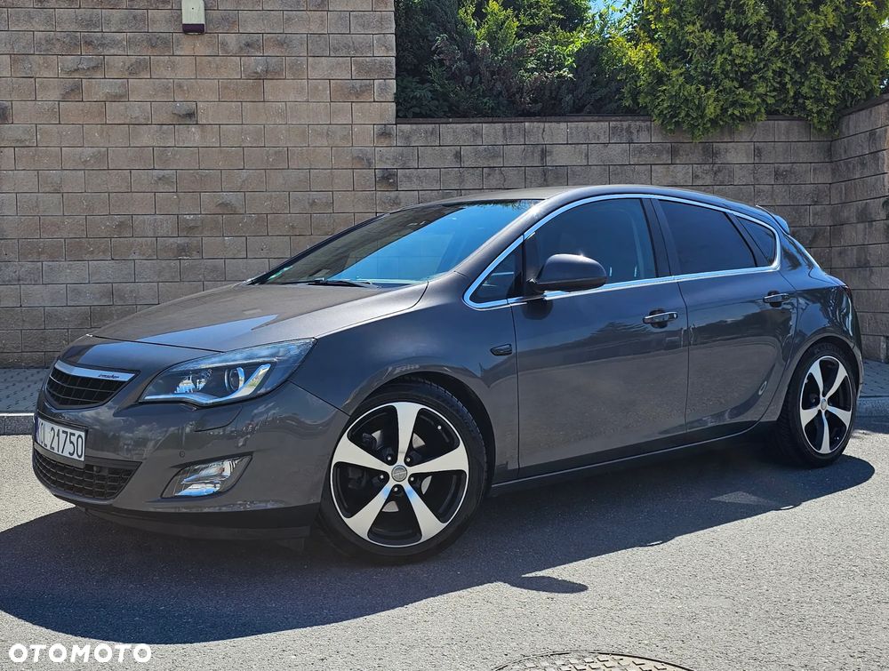 Opel Astra 1.6 T Cosmo - 1
