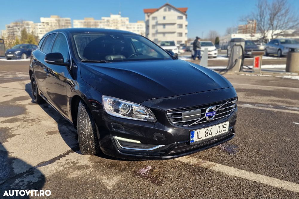 Volvo V60 D6 Plug-In-Hybrid AWD Geartronic Summum - 4