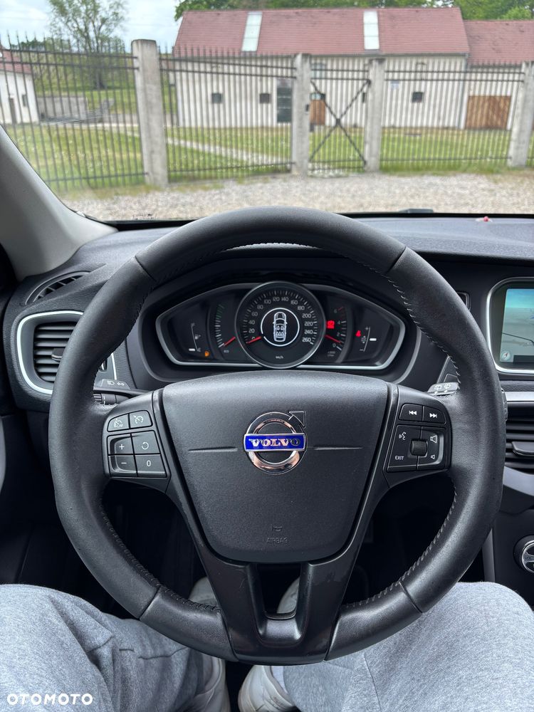 Volvo V40 D2 Momentum - 17