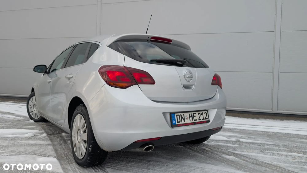 Opel Astra 2.0 CDTI DPF Innovation - 1