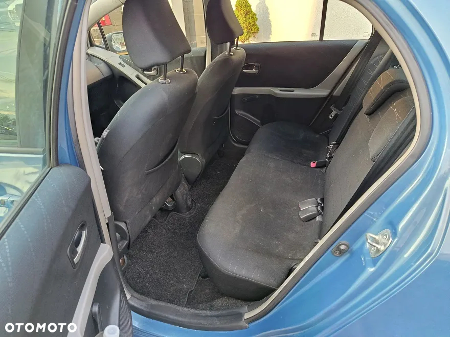 Toyota Yaris - 12