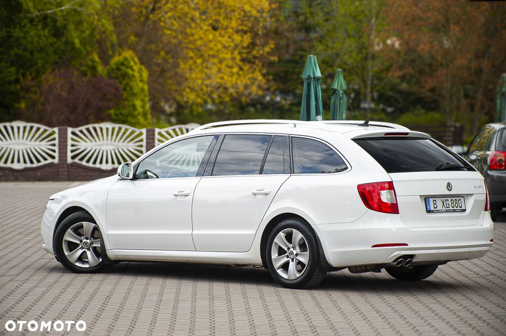 Skoda Superb 2.0 TDI DSG Ambition - 13