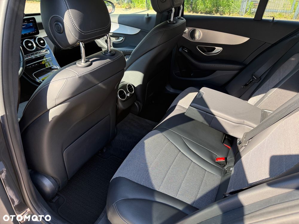 Mercedes-Benz Klasa C 220 d 4MATIC 9G-TRONIC - 12