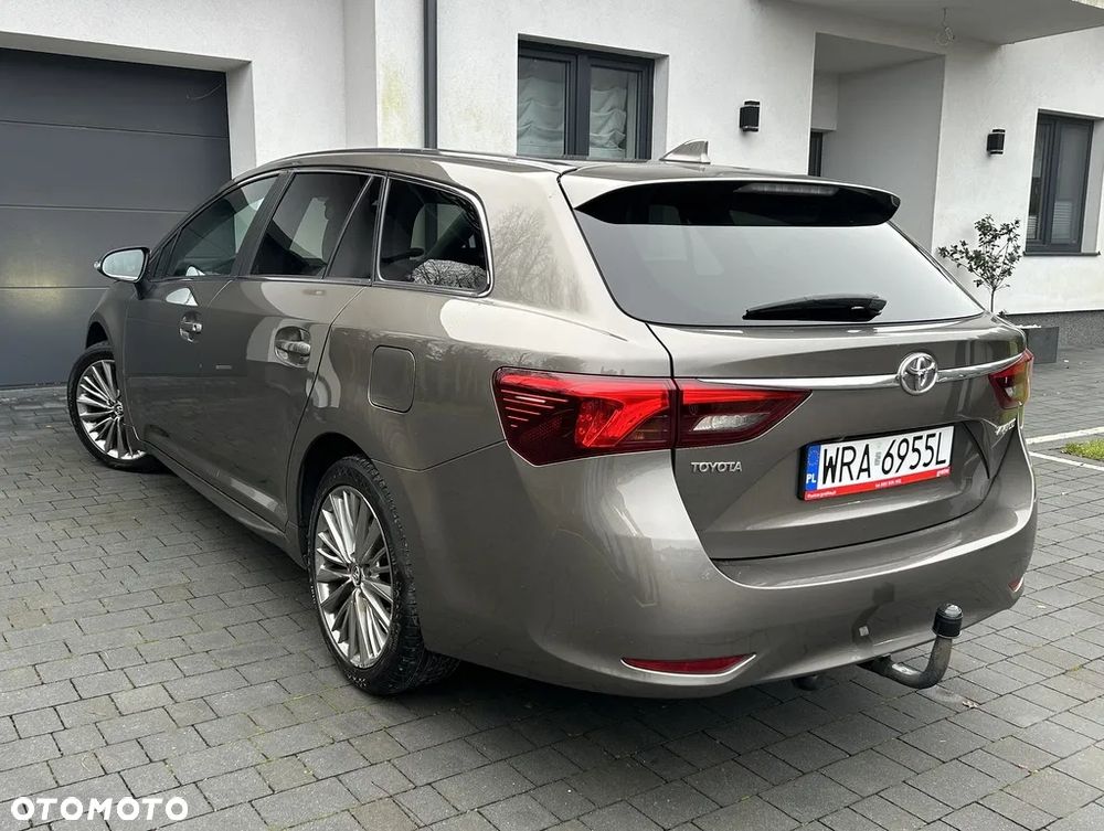Toyota Avensis Touring Sports 1.8 Edition S+ - 20
