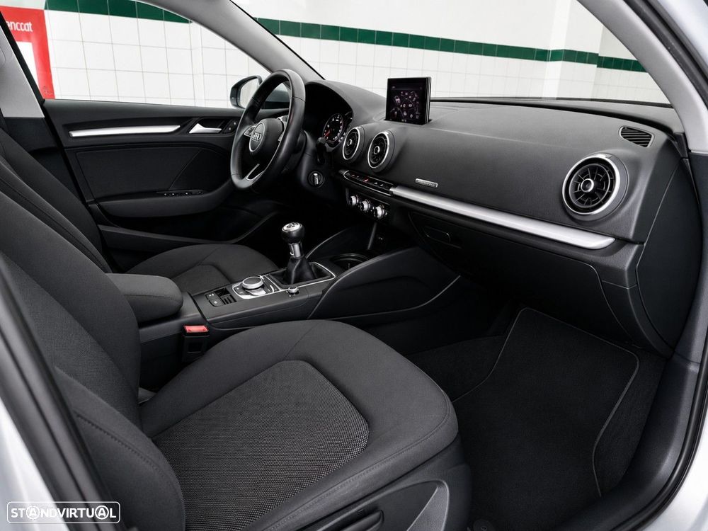 Audi A3 Sportback 1.6 TDI Design - 10