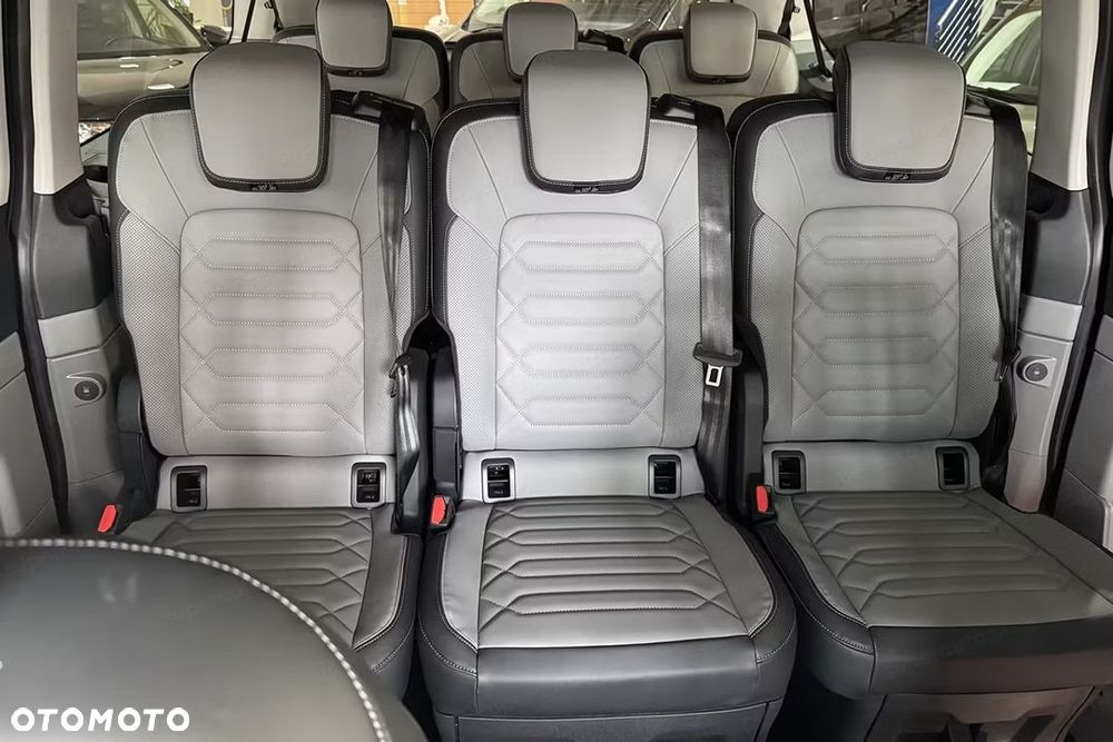 Ford Tourneo Custom - 10