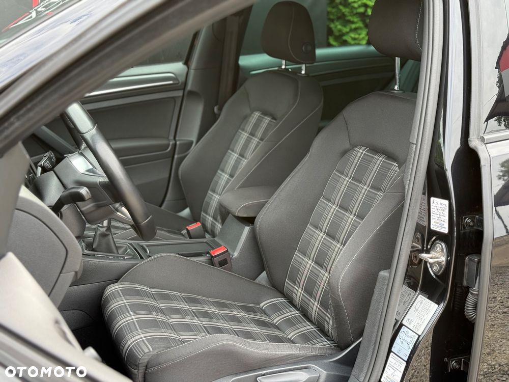 Volkswagen Golf GTD (BlueMotion Technology) - 16