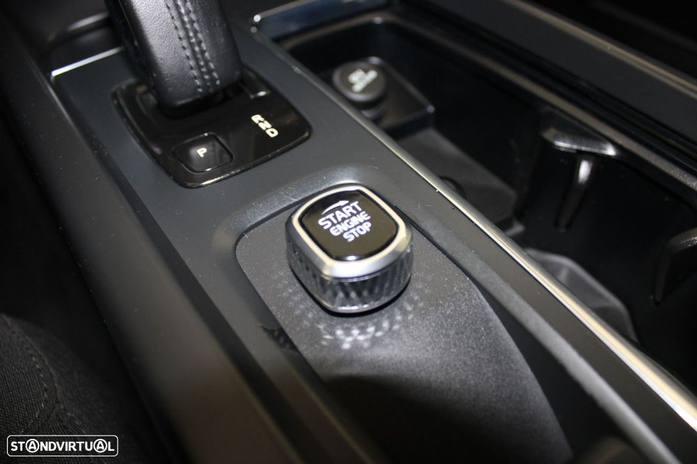 Volvo V60 2.0 B4 Momentum Core Geartronic - 22