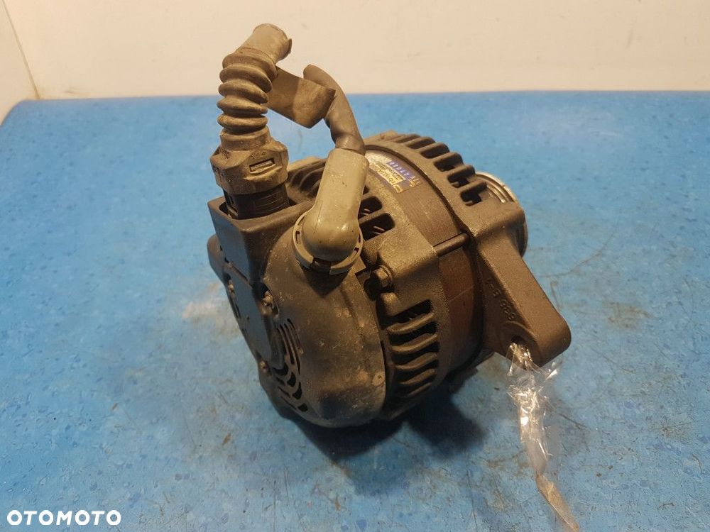 TOYOTA COROLLA VERSO ALTERNATOR - 3