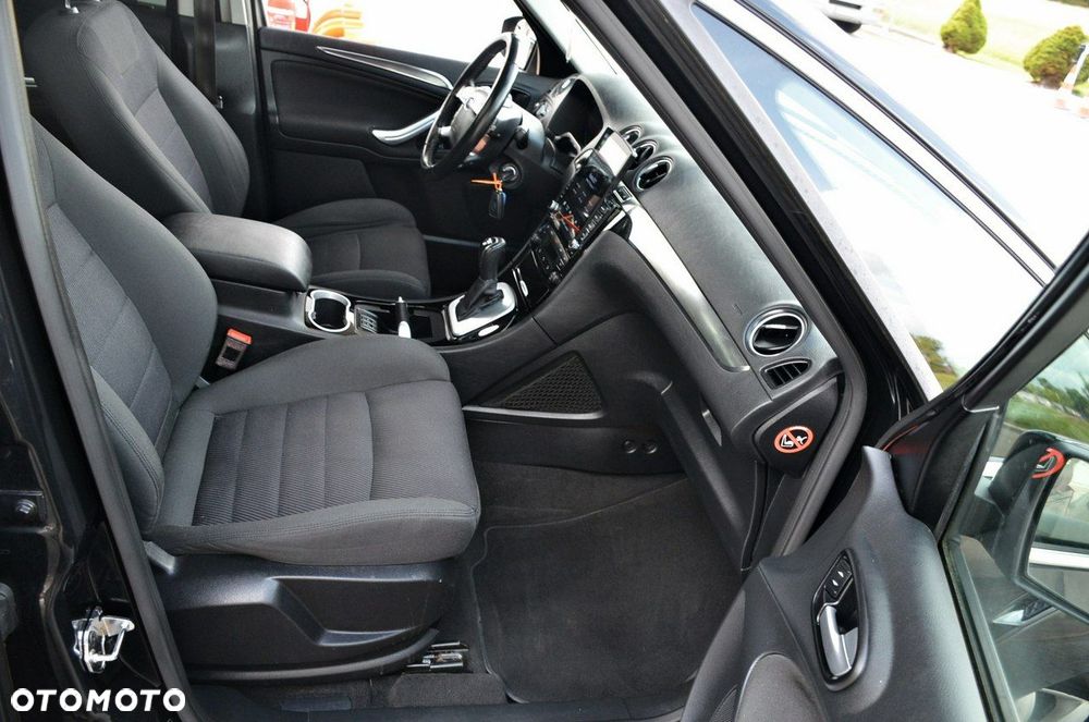 Ford S-Max - 19