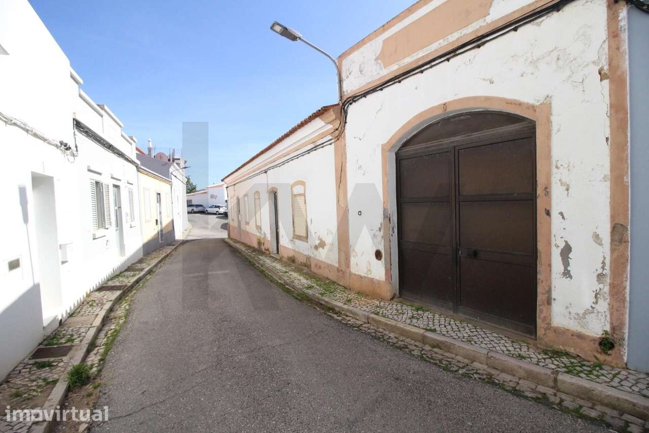CASA TIPICA PARA RECUPERAR, VILA DE ESTÔMBAR - Grande imagem: 5/25