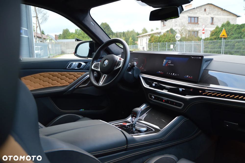 BMW X6M - 33
