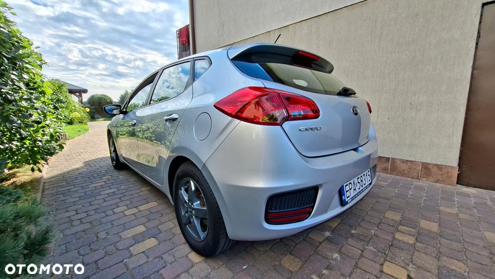 Kia Ceed 1.4 CVVT Attract - 3