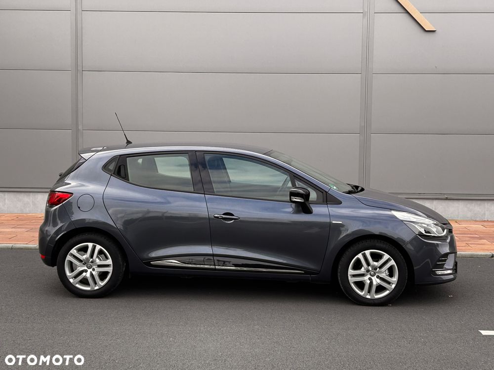 Renault Clio 1.2 16V 75 LIMITED - 22