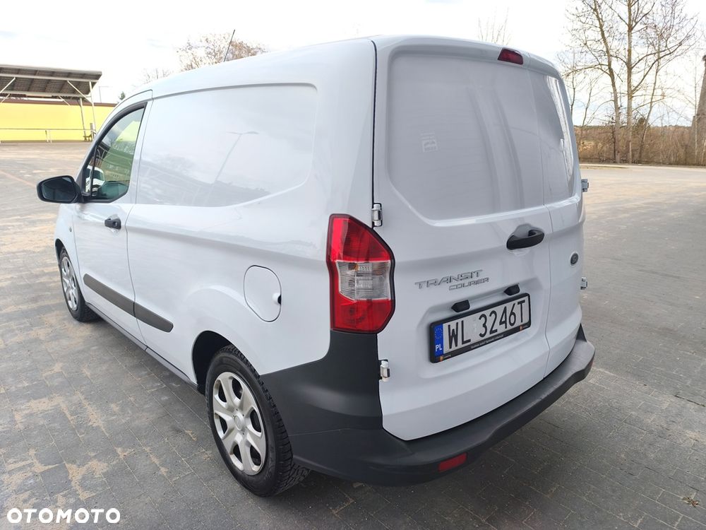 Ford Transit Courier - 14
