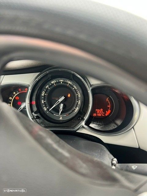 Citroën DS3 1.6 HDi Airdream Sport Chic - 6