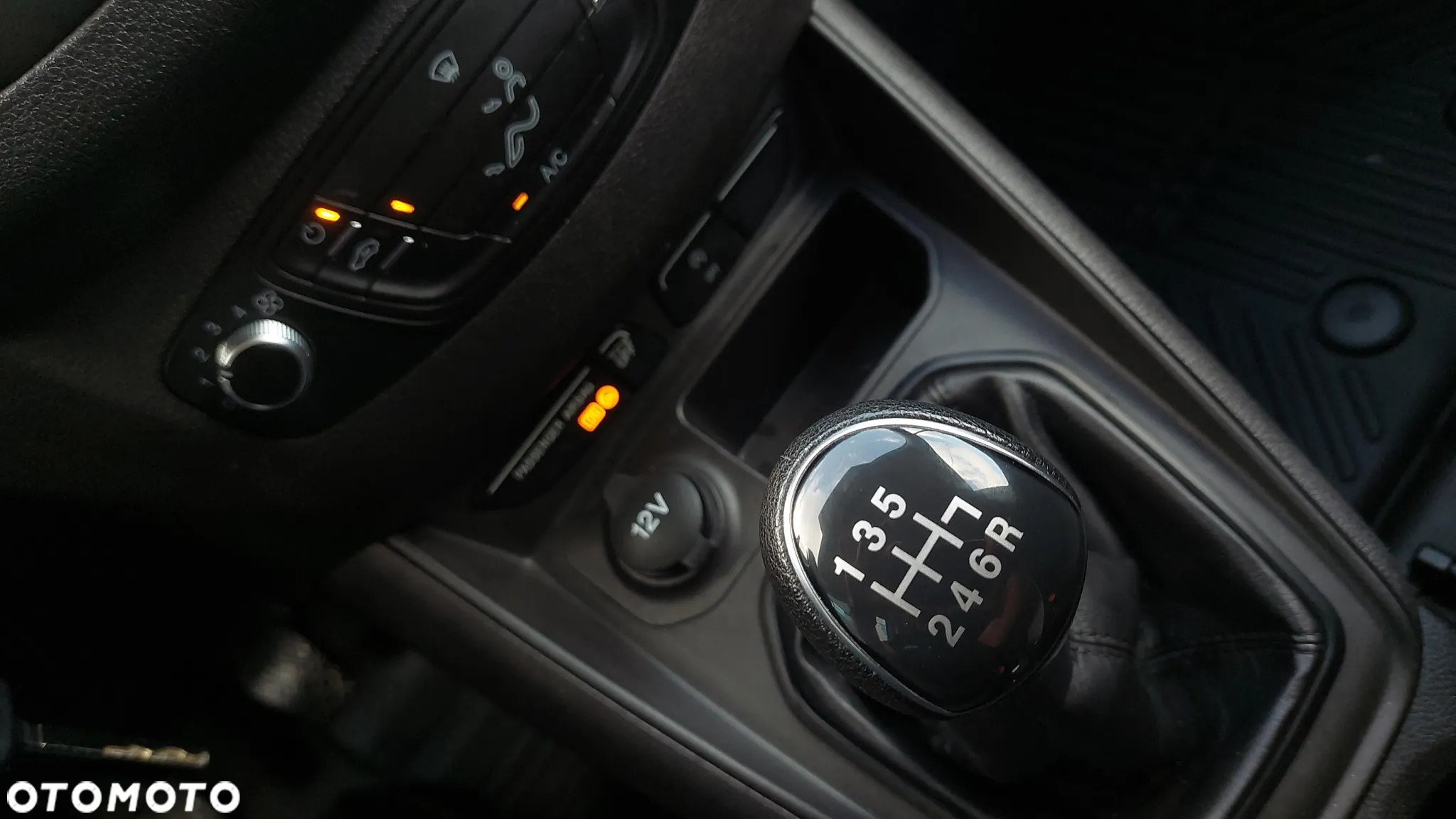 Ford Courier - 27