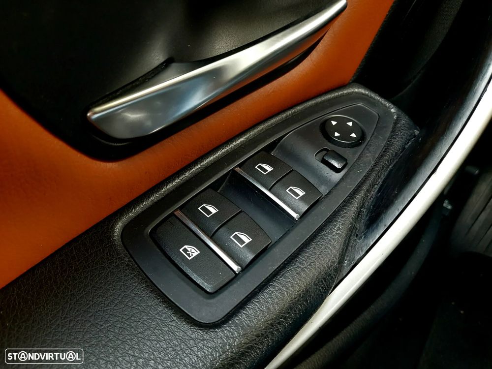 BMW 320 d Aut. Sport Line - 18