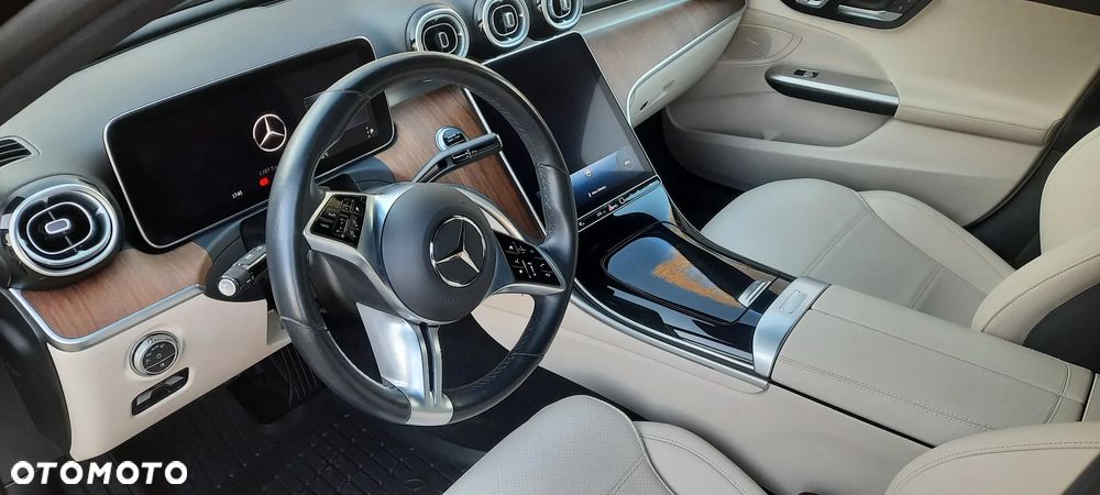 Mercedes-Benz Klasa C 300 4Matic 9G-TRONIC Exclusive - 3