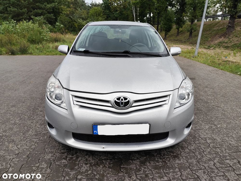 Toyota Auris - 2
