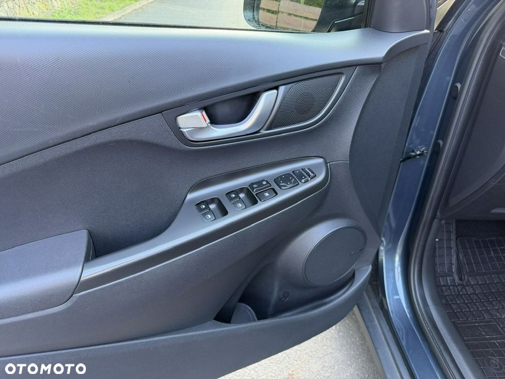 Hyundai Kona 49kWh Executive Plus - 27