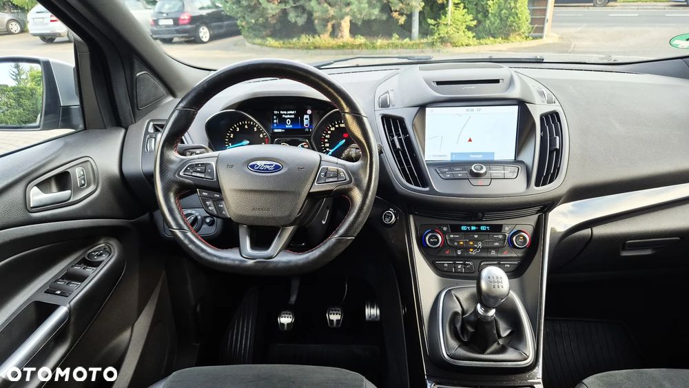 Ford Kuga 1.5 EcoBoost 2x4 ST-Line - 16