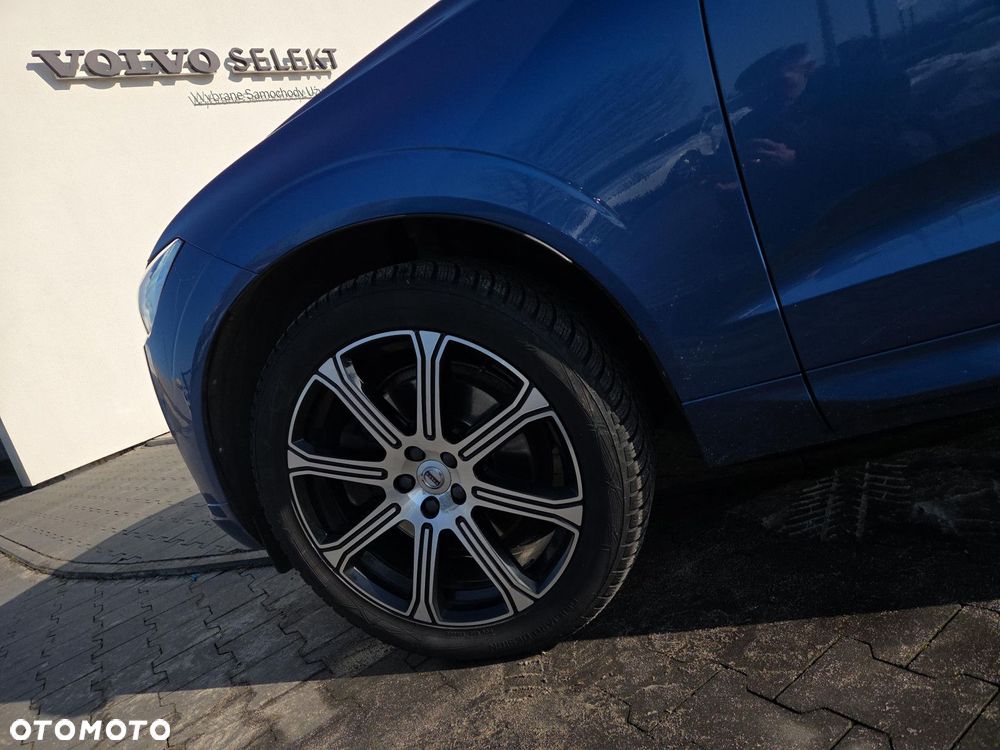 Volvo XC 60 T5 AWD R-Design - 33
