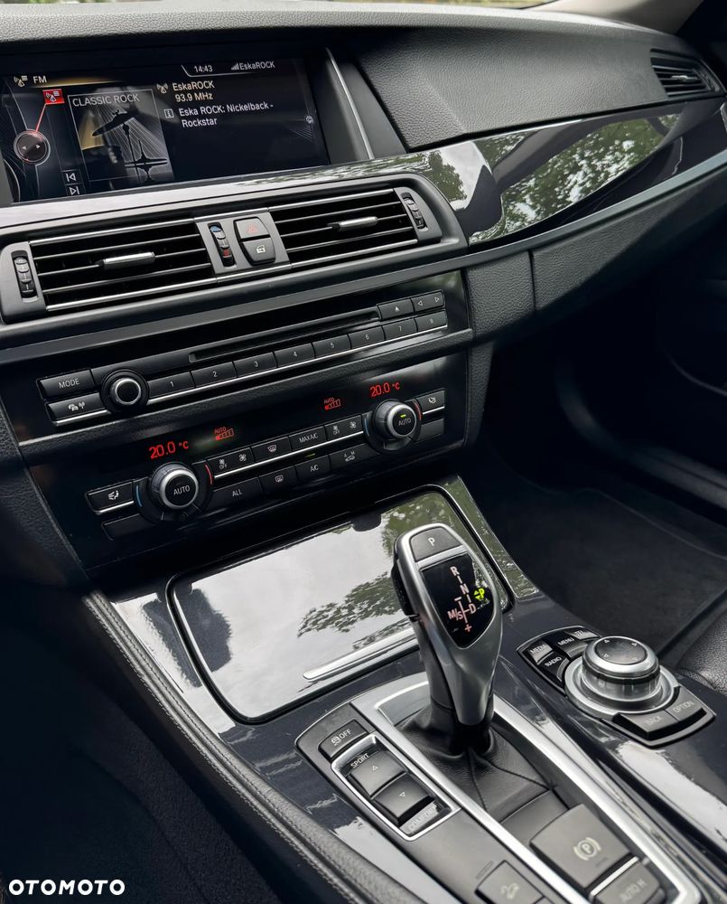 BMW Seria 5 525d xDrive - 2