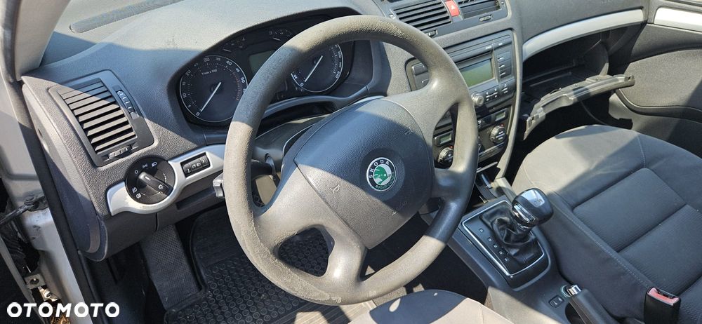 SKODA OCTAVIA II  04-08 1.9 TDI BKC - RADIO RADIOODTWARZACZ - 23