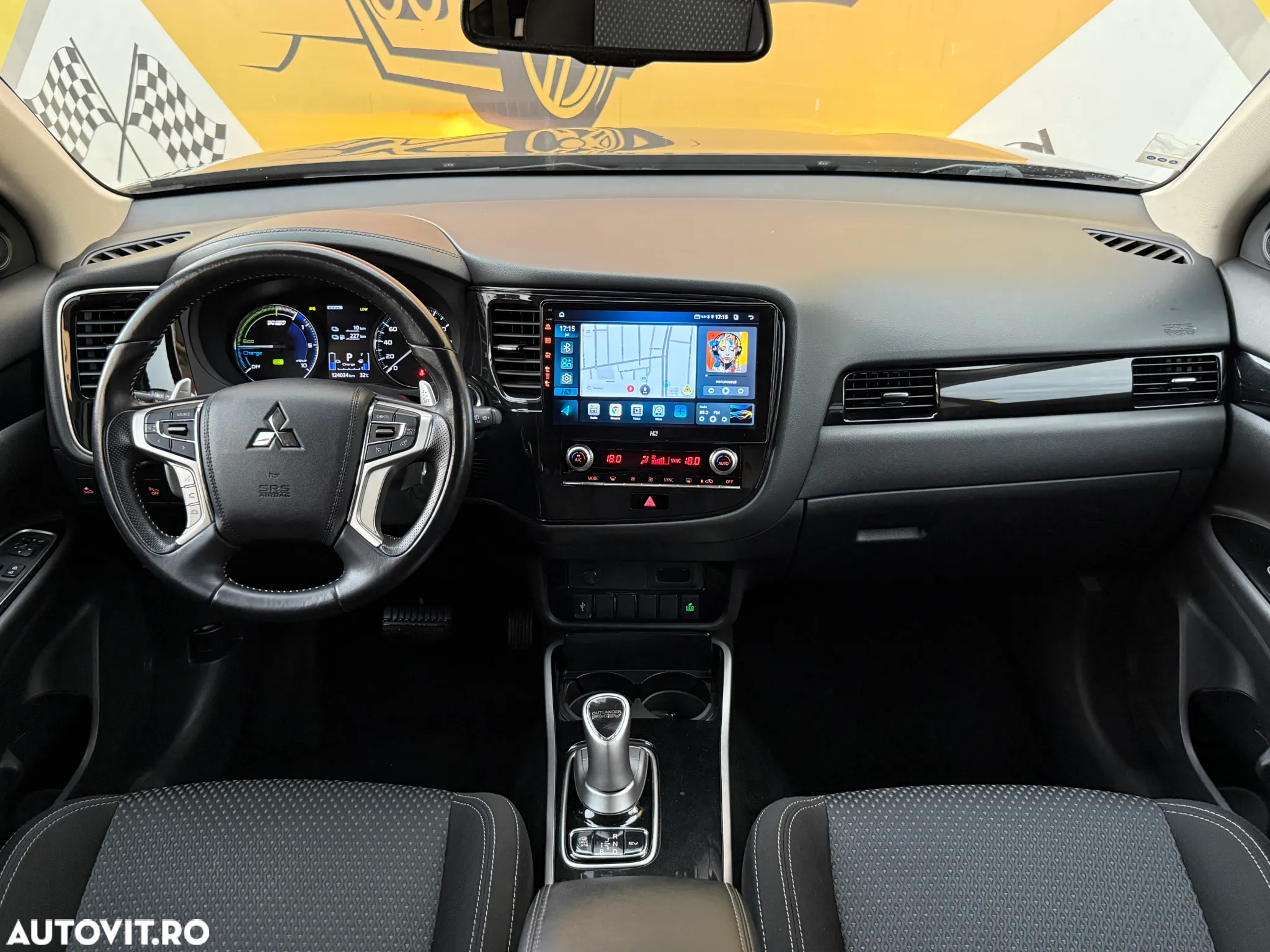 Mitsubishi Outlander 2.4 4WD Plug-In Hybrid - 4