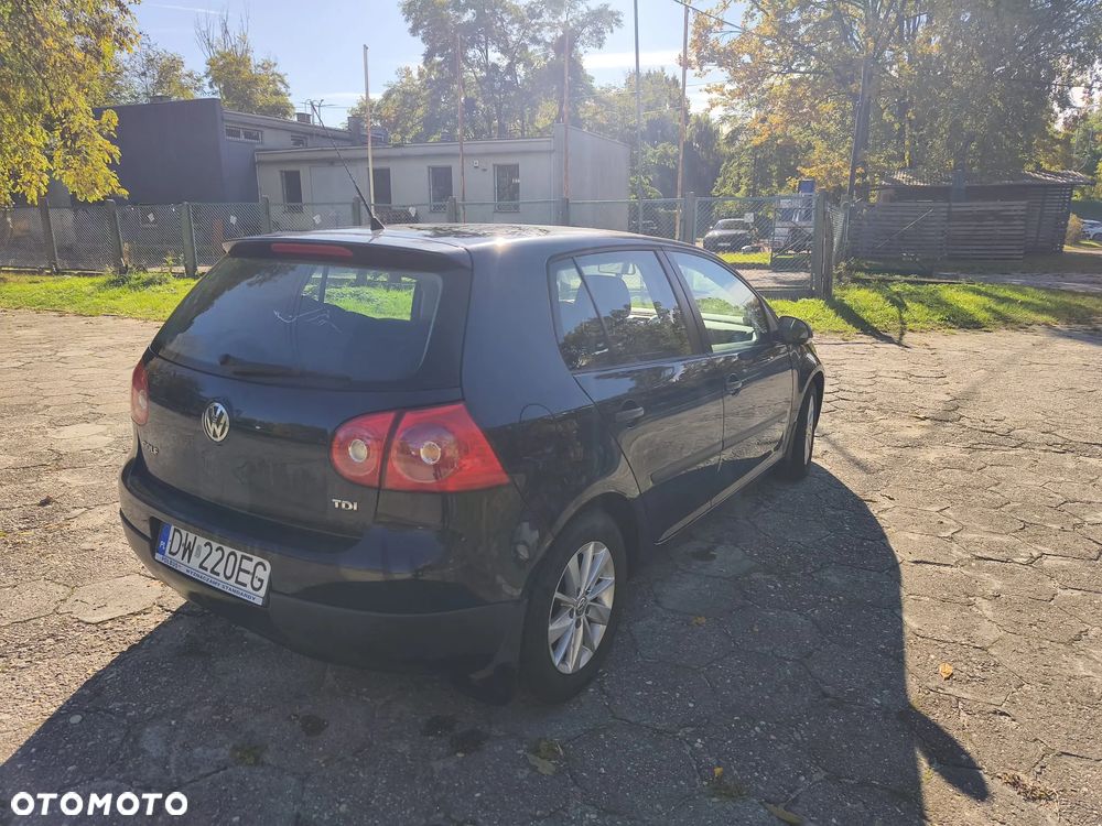 Volkswagen Golf - 5