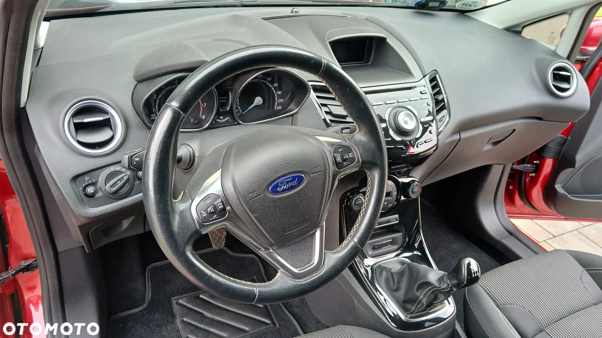 Ford Fiesta 1.0 EcoBoost Titanium - 8