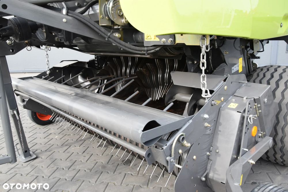 Claas Variant 360 RC - 13
