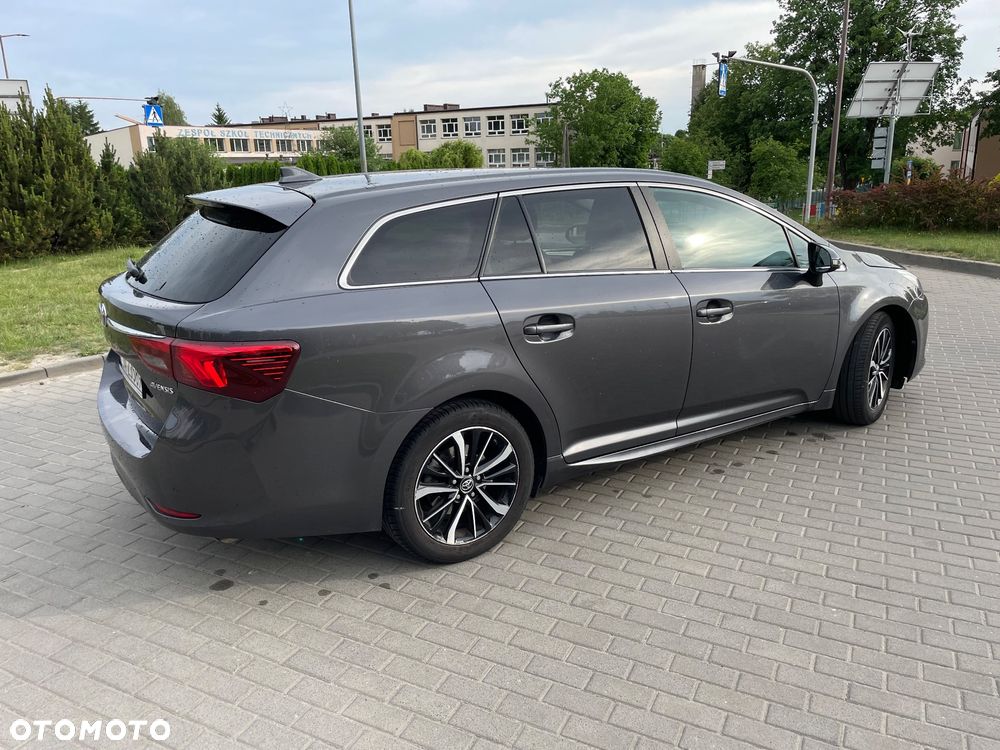 Toyota Avensis 2.0 D-4D Premium - 4