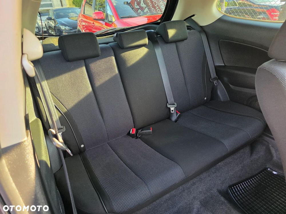 Mazda 2 - 15