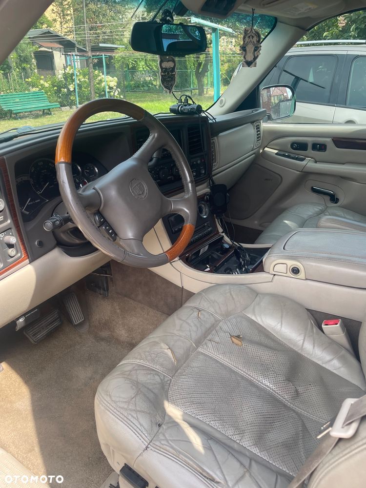 Cadillac Escalade - 11