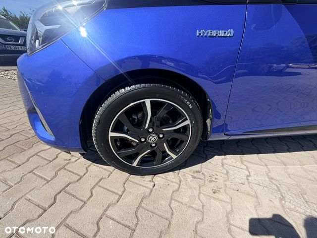 Toyota Yaris Hybrid 100 Selection Platinum - 19