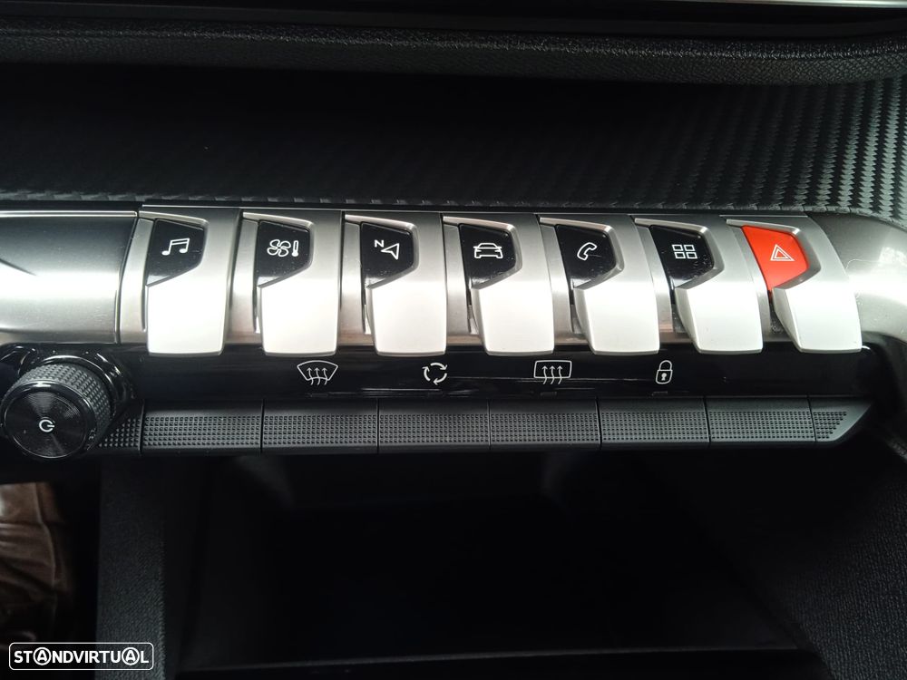 Peugeot 3008 1.2 PureTech Allure EAT8 - 33