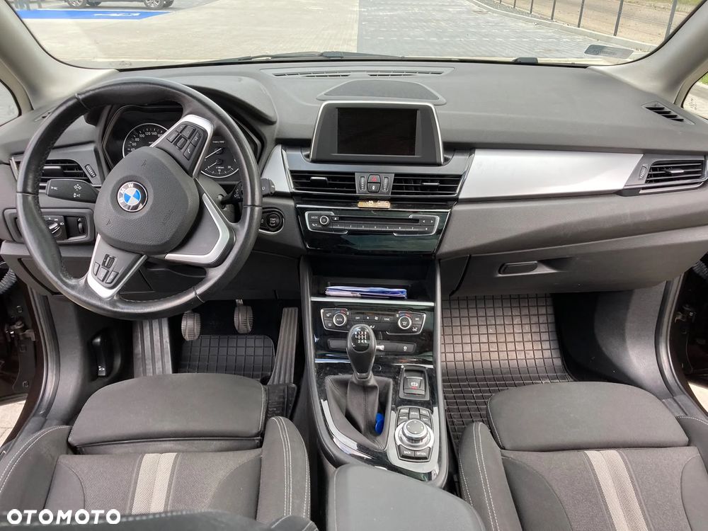 BMW Seria 2 216d - 14