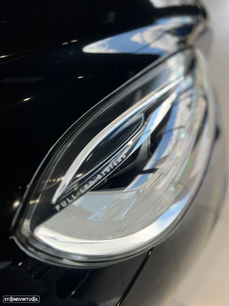 Volvo V40 Cross Country 2.0 D3 - 13