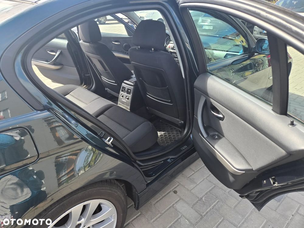 BMW Seria 3 318i - 8