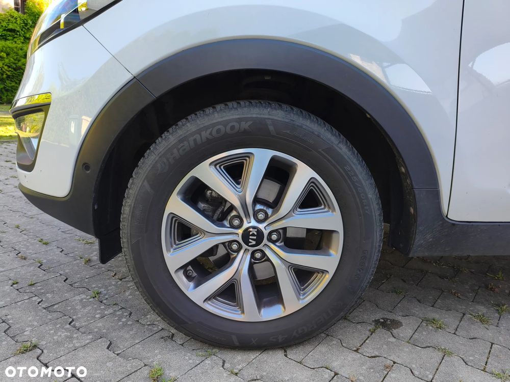 Kia Sportage 2.0 CRDI 4WD Dream-Team Edition - 13