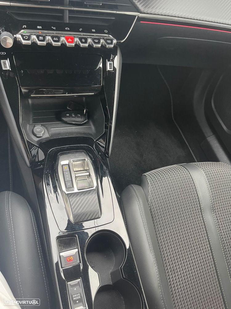 Peugeot 2008 1.2 PureTech GT EAT8 - 16