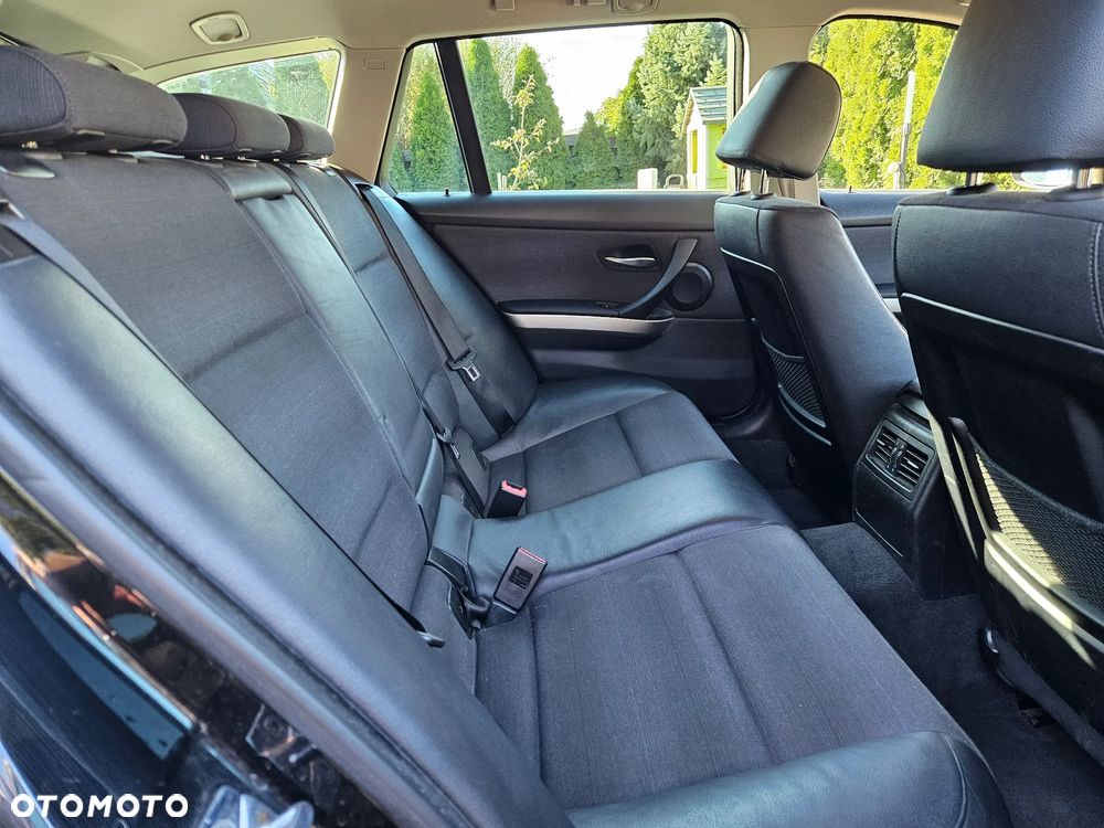 BMW Seria 3 320i - 15