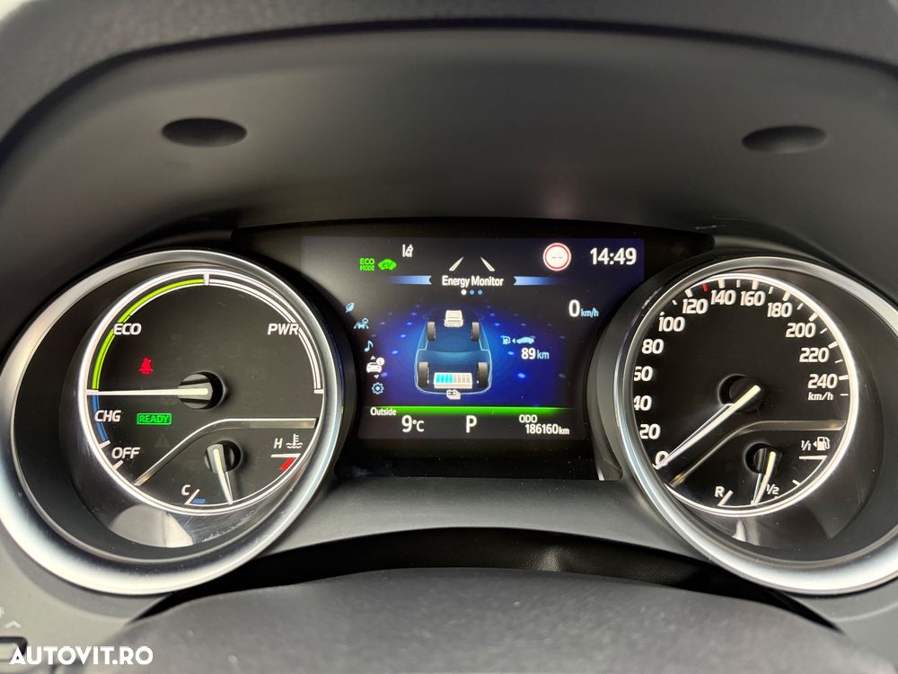 Toyota Camry Luxury - 32