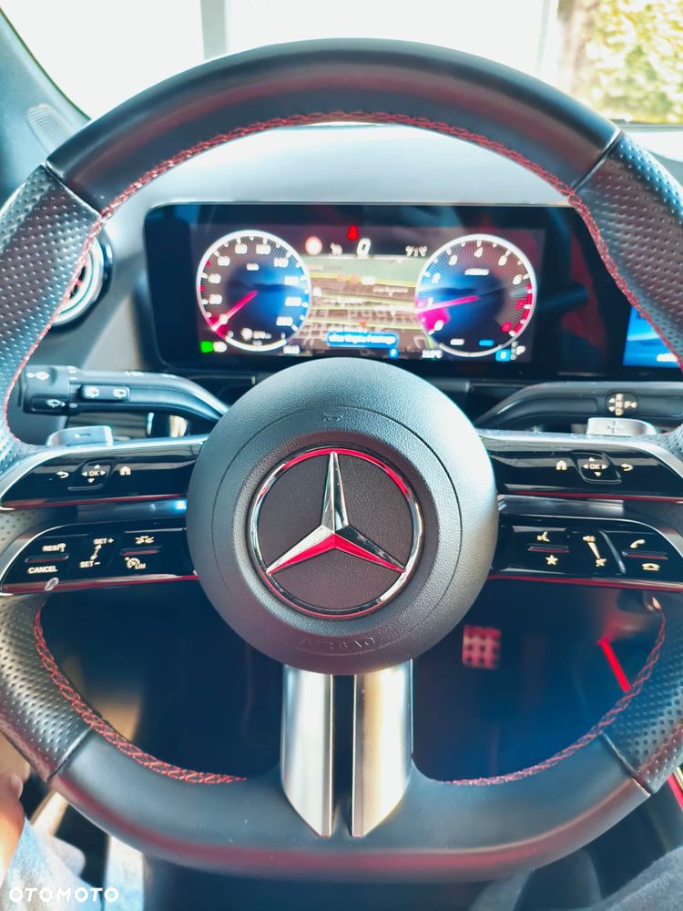 Mercedes-Benz GLA 200 AMG Line - 2